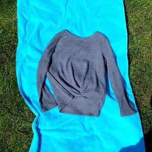 Tie knot gray adorable top.